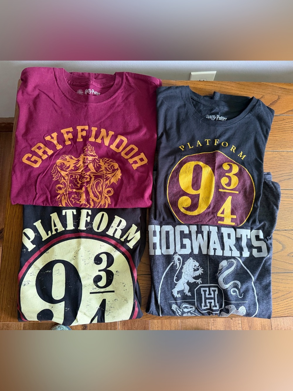 4 Warner Bros. Harry Potter short sleeve T-shirts. - Picture 1 of 1